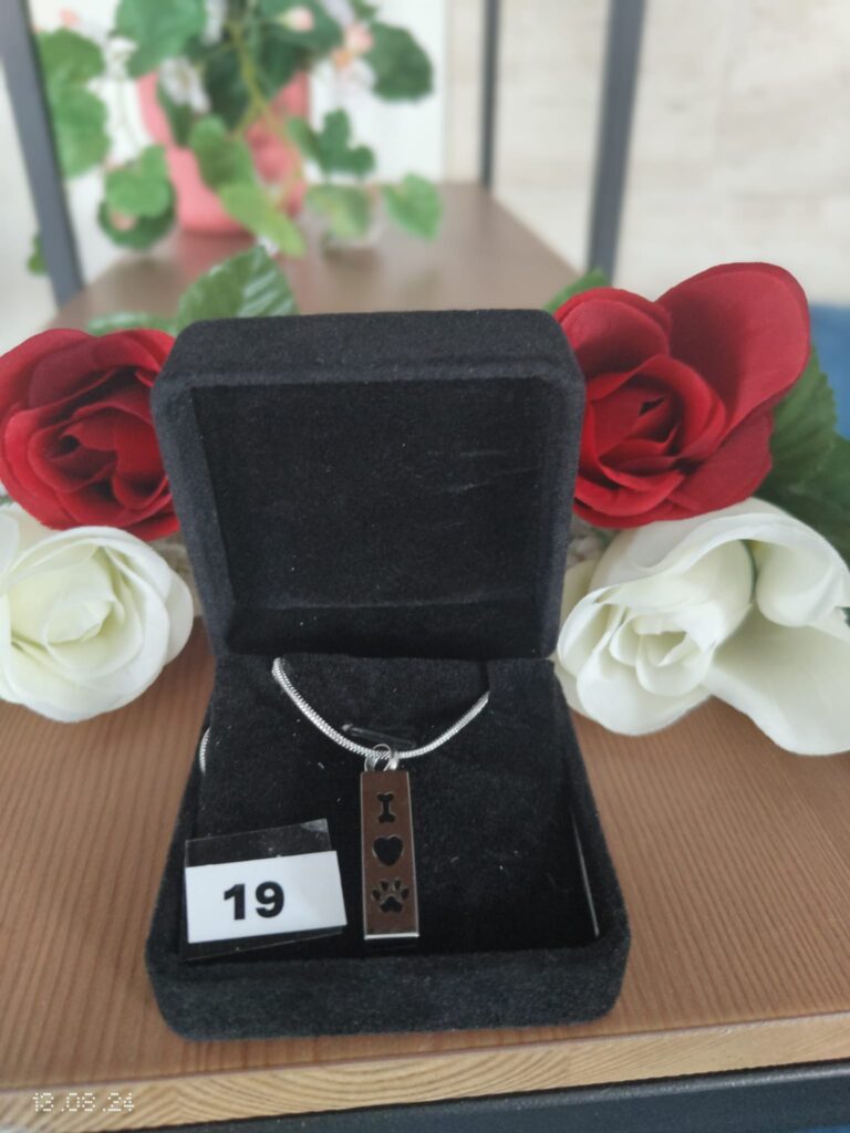 19 I LOVE PAW PENDANT