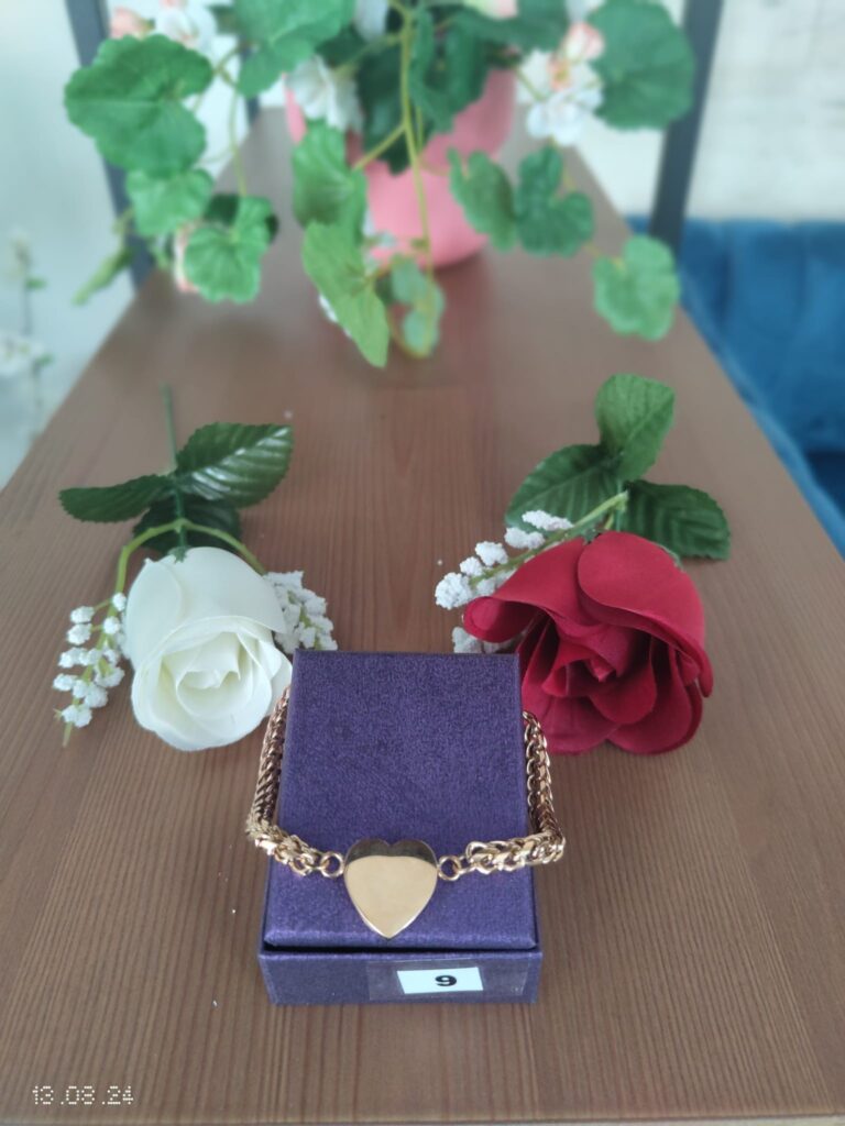 9 GOLD BRACELET